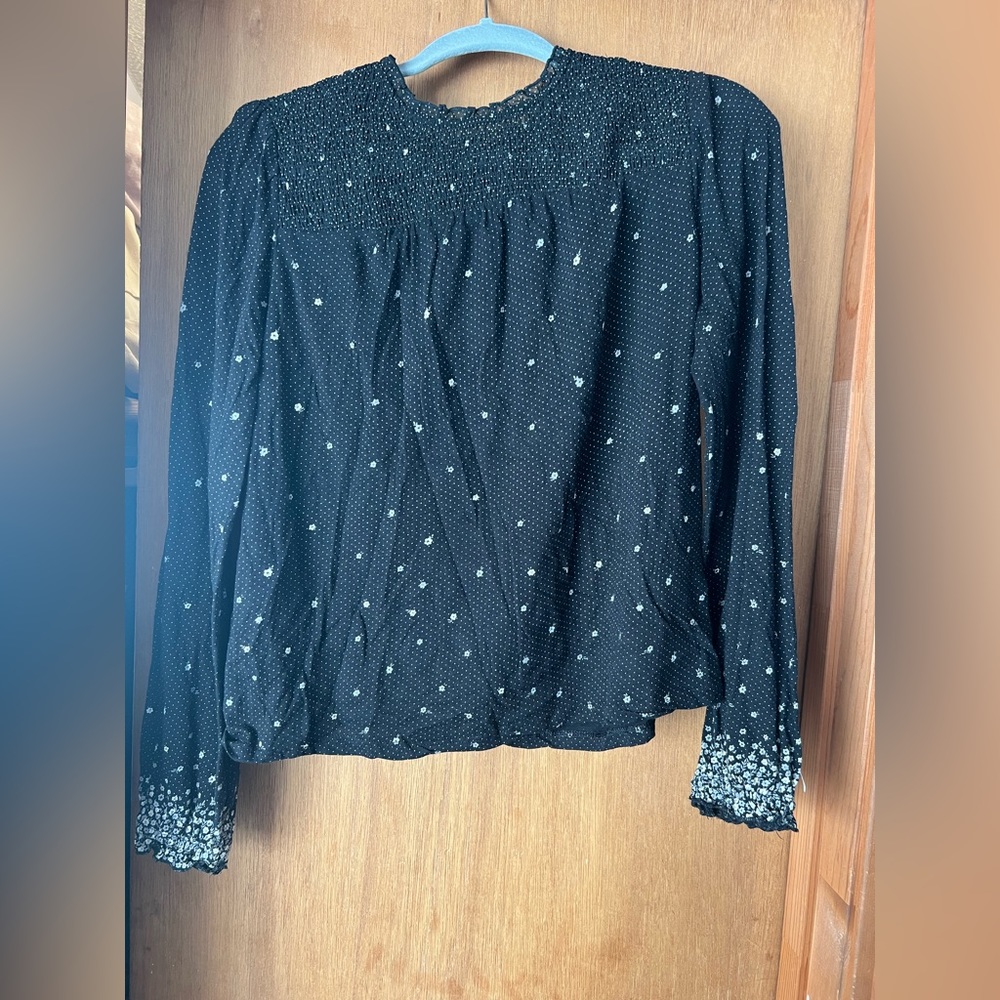 Lucky Brand long sleeve shirt. Excellent pre-worn condition. Size S